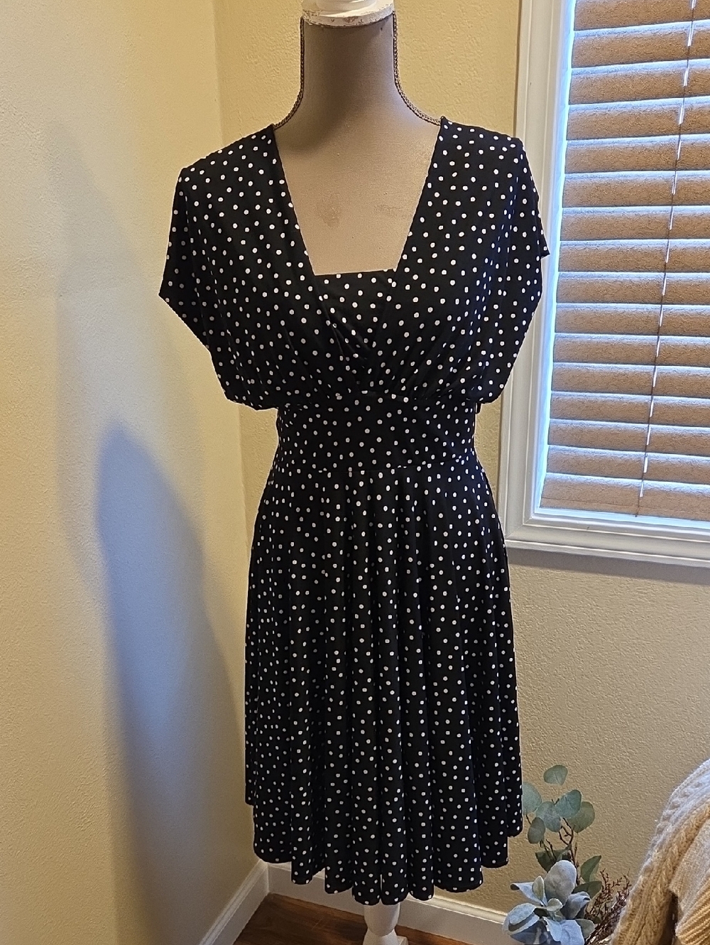 White House Black Market Black Polka Dot Short Sleeve Fit-and-Flare Dress
